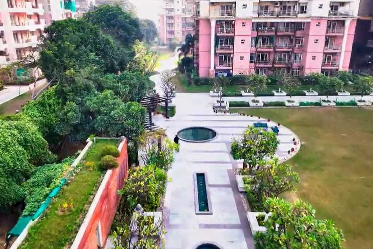 Sector 82 Faridabad: Schools, Hospitals and Connectivity